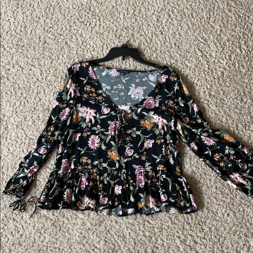American Eagle floral shirt